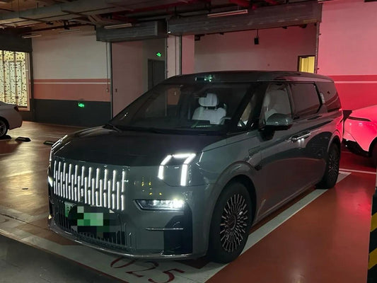 2024 Zeekr 009 BEV 140KWH 850km image 1