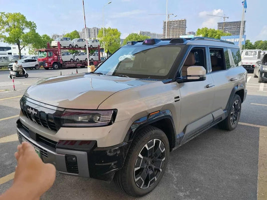 2025 Fang Cheng Bao Bao 8 2.0T 245HP L4 E-CVT PHEV 36.8KWH image 1
