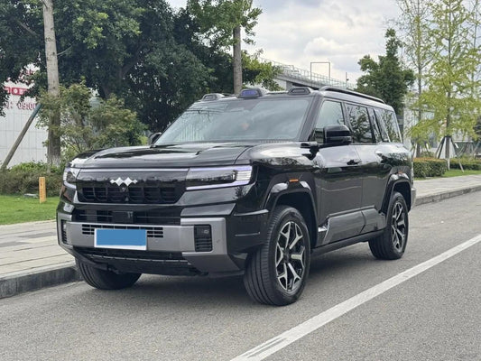 2025 FangChengBao Bao 8 2.0T 245HP L4 E-CVT PHEV 36.8KWH image 1