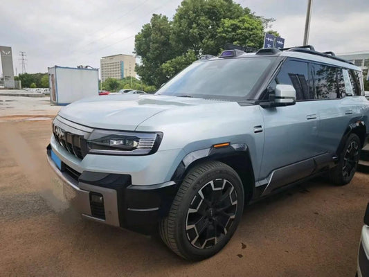 2025 FangChengBao Bao 8 2.0T 245HP L4 E-CVT PHEV 36.8KWH image 1