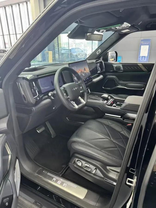 2025 Fang Cheng Bao Bao 8 2.0T 245HP L4 E-CVT PHEV 36.8KWH image 2