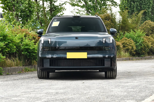 Lynk & Co 900 (2025)