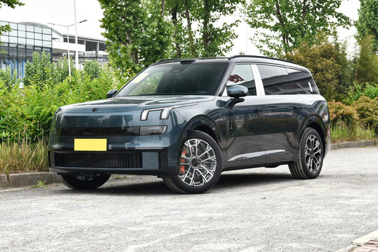 Lynk & Co 900 (2025)