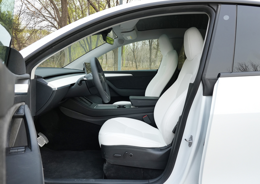 Tesla Model Y (2024)