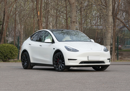 Tesla Model Y (2024)