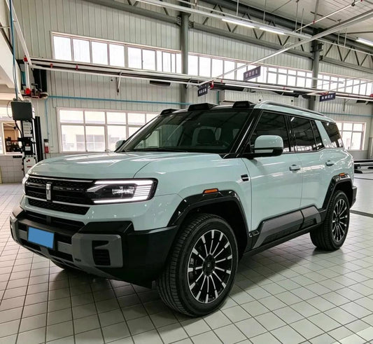 2025 Fang Cheng Bao Bao 8 2.0T 245HP L4 E-CVT PHEV 36.8KWH image 1