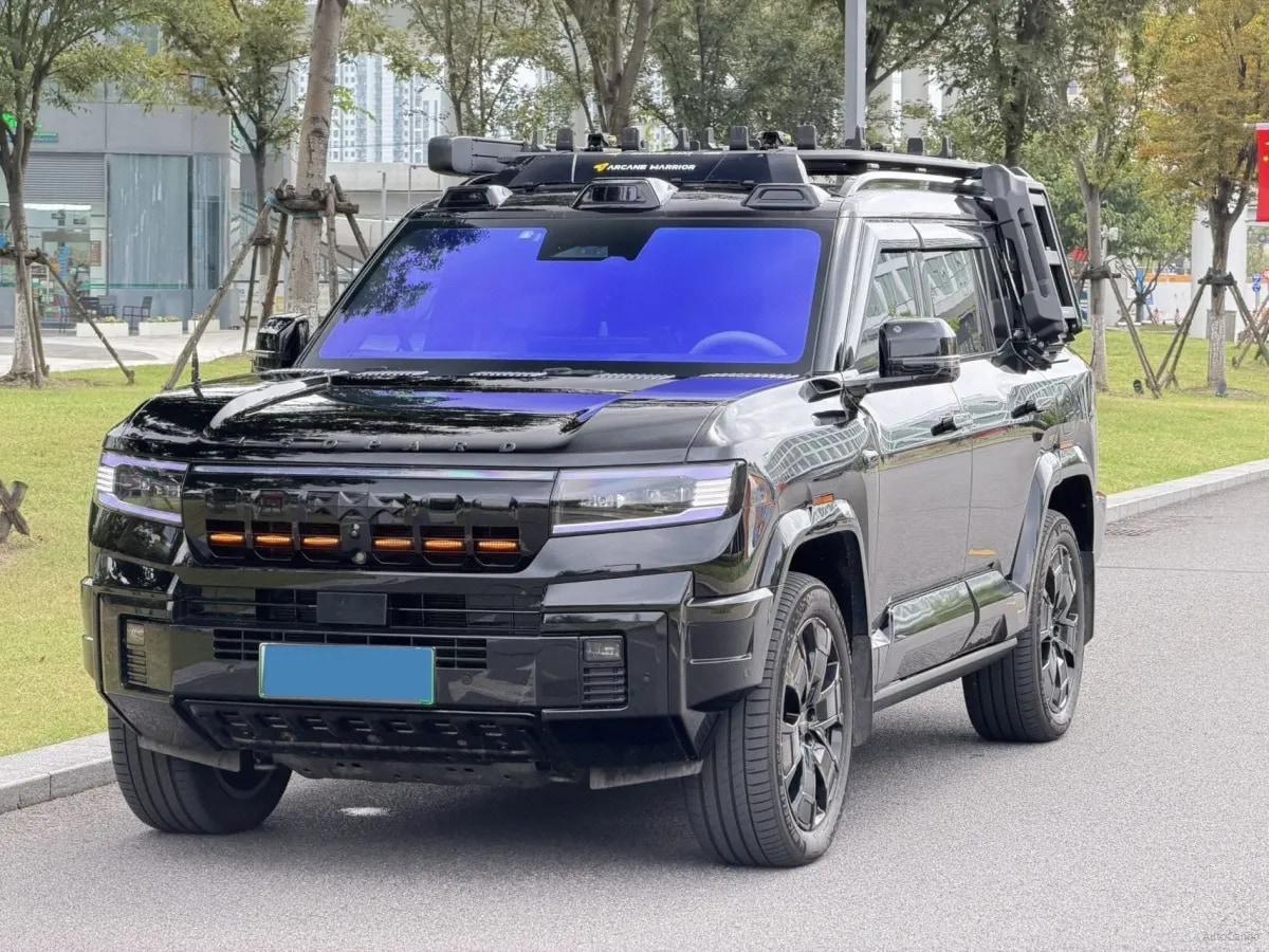 2025 Fang Cheng Bao Bao 8 2.0T 245HP L4 E-CVT PHEV 36.8KWH image 1
