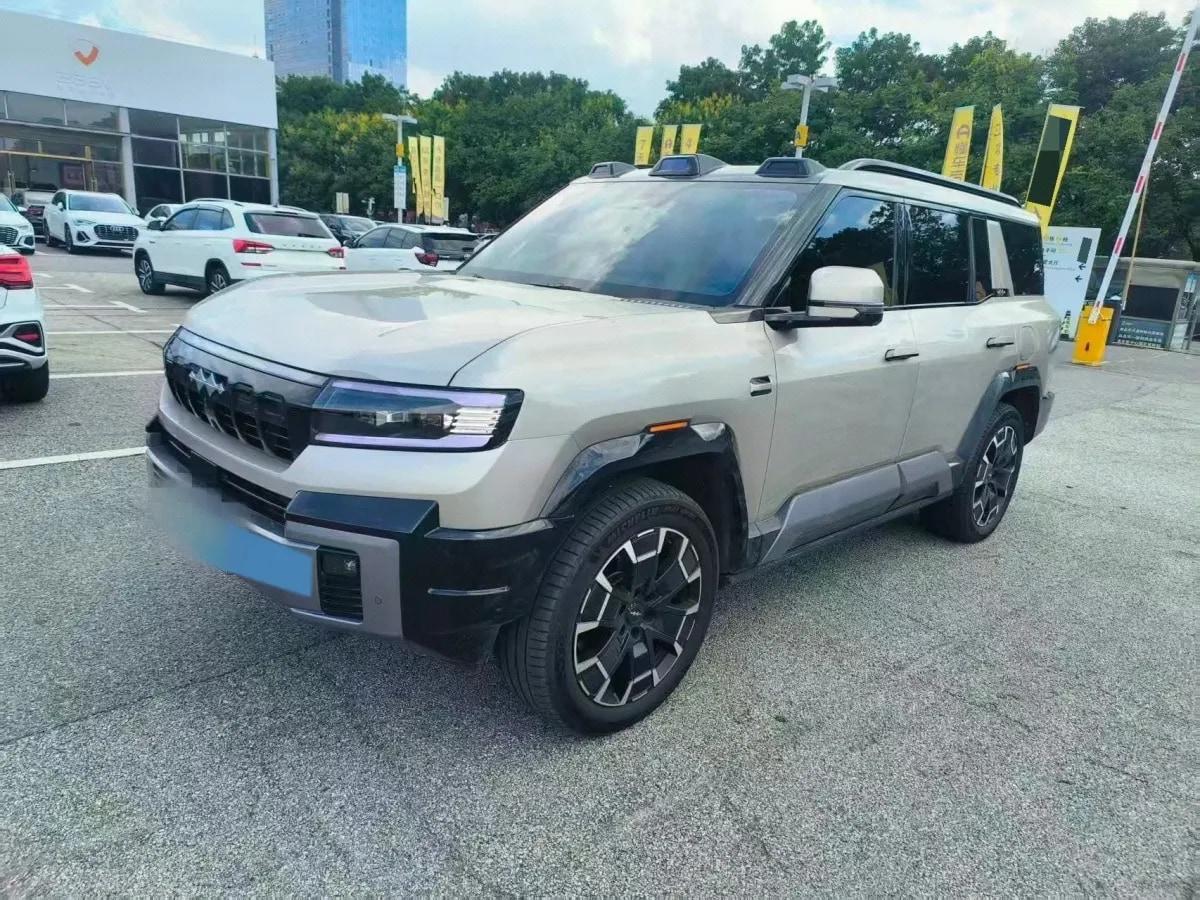 2025 FangChengBao Bao 8 2.0T 245HP L4 E-CVT PHEV 36.8KWH image 1