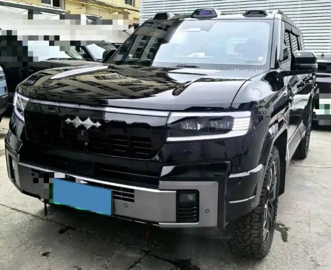 2025 FangChengBao Bao 8 2.0T 245HP L4 E-CVT PHEV 36.8KWH image 1