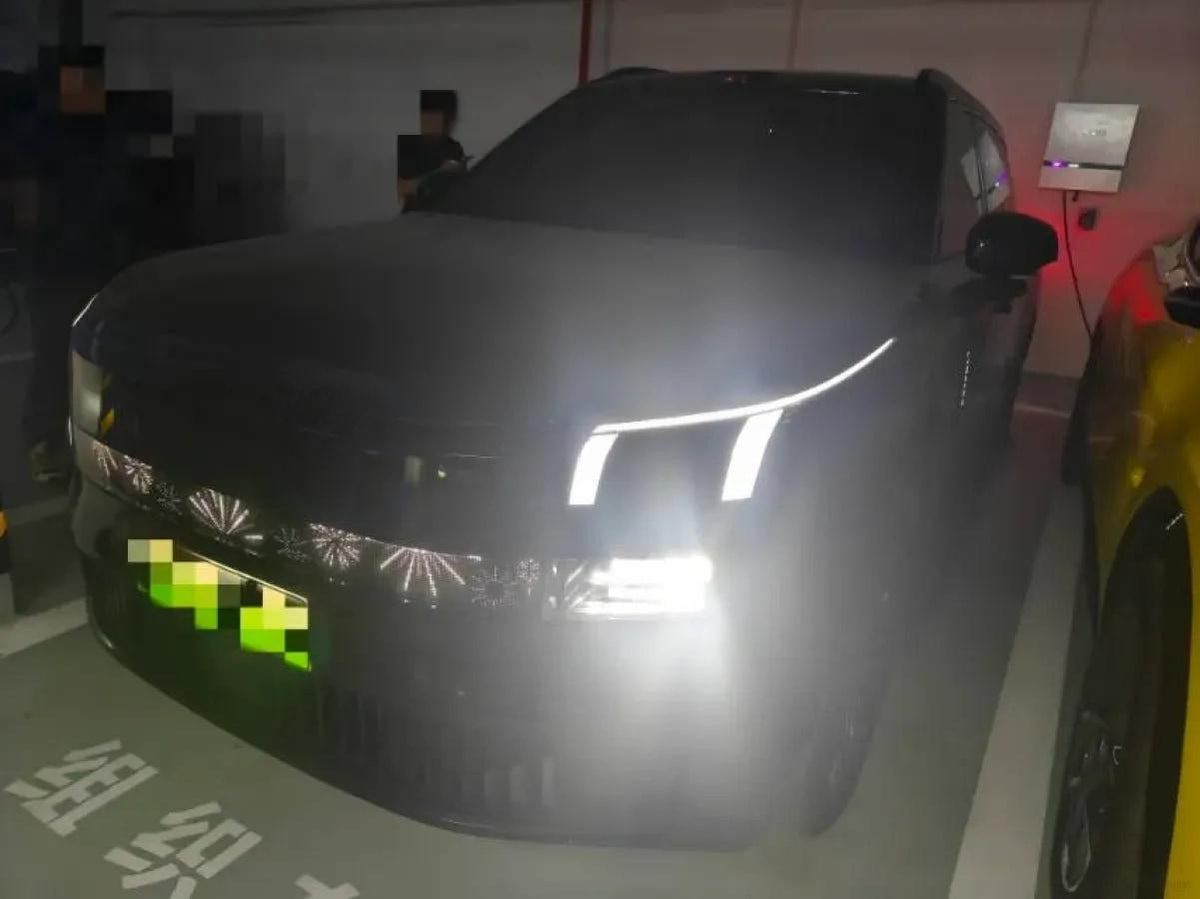 2025 LYNK&CO 900 2.0T 254HP L4 3DHT PHEV 52.38KWH 268km image 1