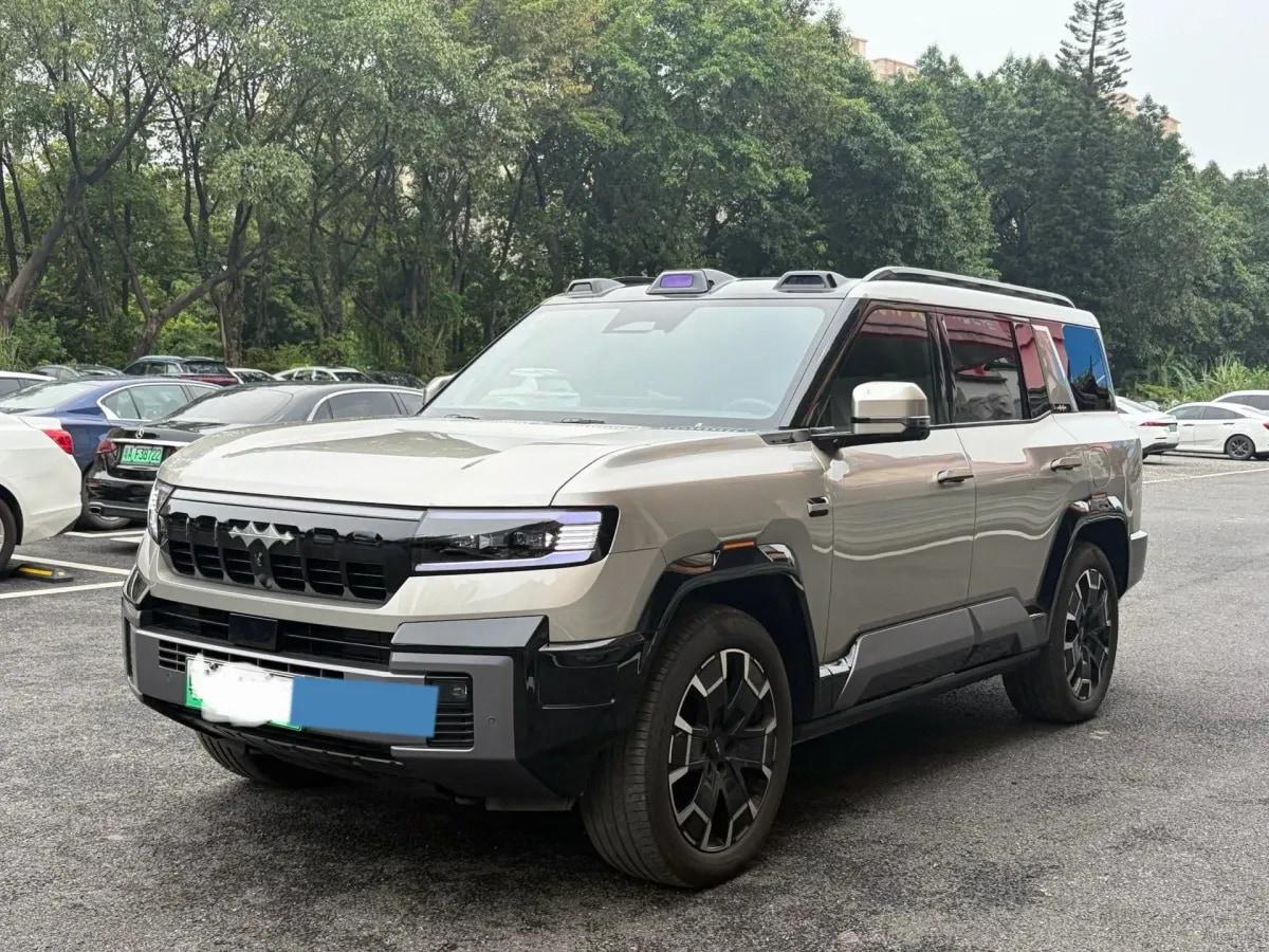 2025 FangChengBao Bao 8 2.0T 245HP L4 E-CVT PHEV 36.8KWH image 1
