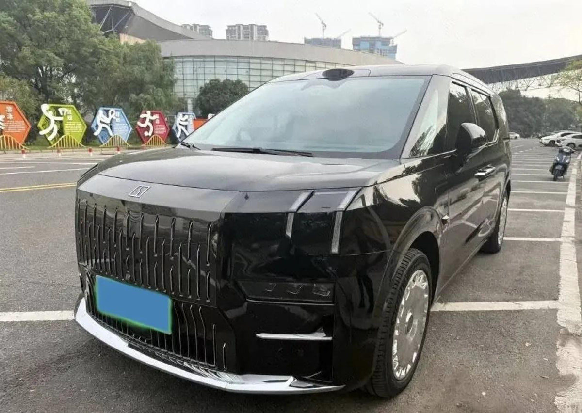 2024 Zeekr 009 BEV 108KWH 702km image 1