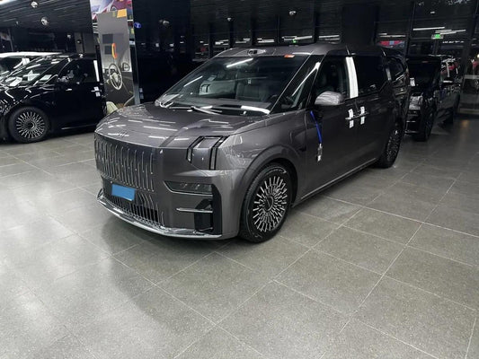 2024 Zeekr 009 BEV 108KWH 702km image 1