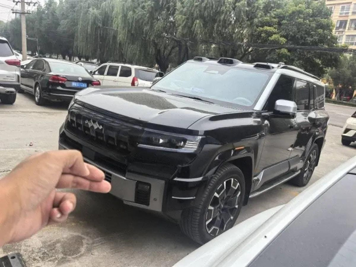 2025 Fang Cheng Bao Bao 8 2.0T 245HP L4 E-CVT PHEV 36.8KWH image 1