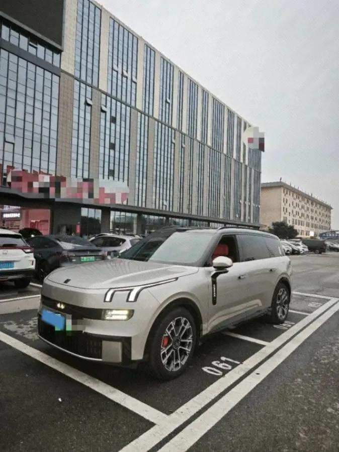 2025 LYNK&CO 900 1.5T 190HP L4 3DHT PHEV 44.85KWH 220km image 1