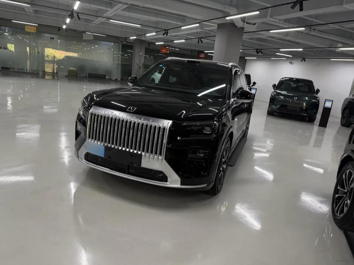 2026 Zeekr 8X 2.0T 279HP L4 1DHT PHEV image 1