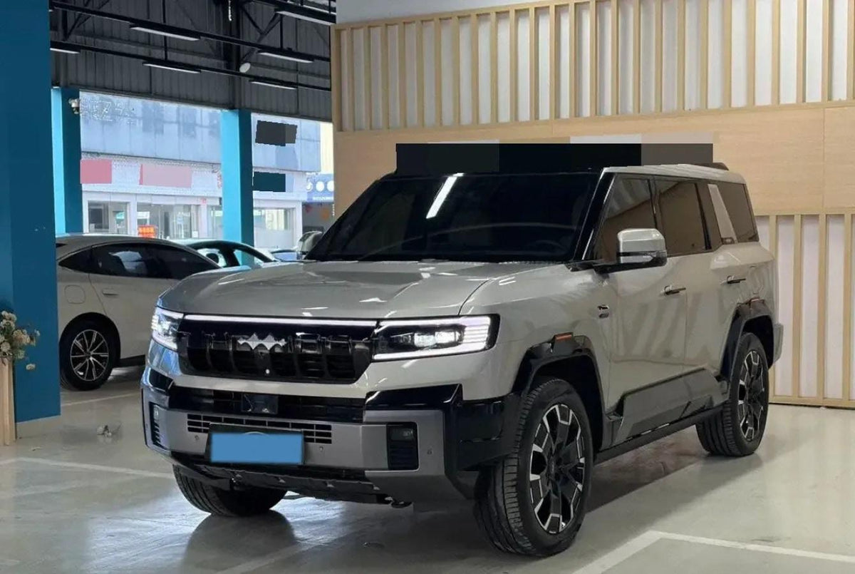 2025 FangChengBao Bao 8 2.0T 245HP L4 E-CVT PHEV 36.8KWH image 1