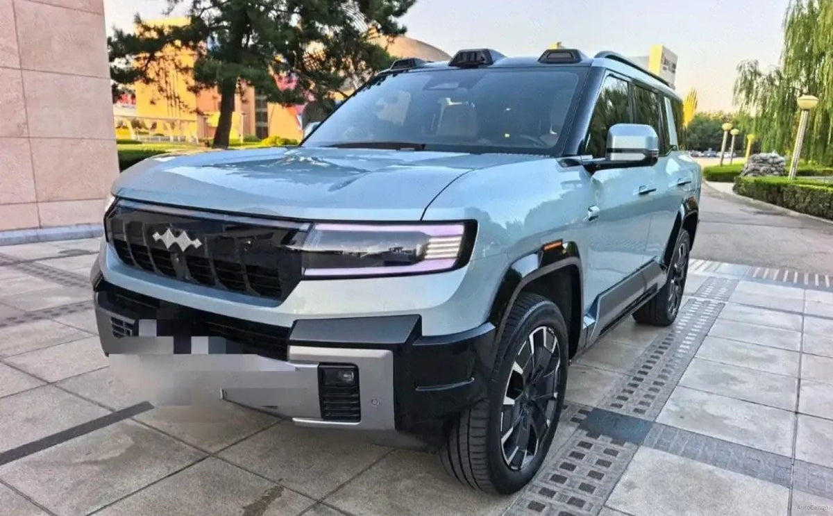 2025 FangChengBao Bao 8 2.0T 245HP L4 E-CVT PHEV 36.8KWH image 1