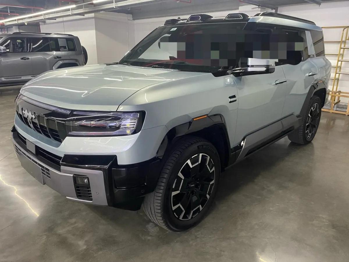 2025 FangChengBao Bao 8 2.0T 245HP L4 E-CVT PHEV 36.8KWH image 1