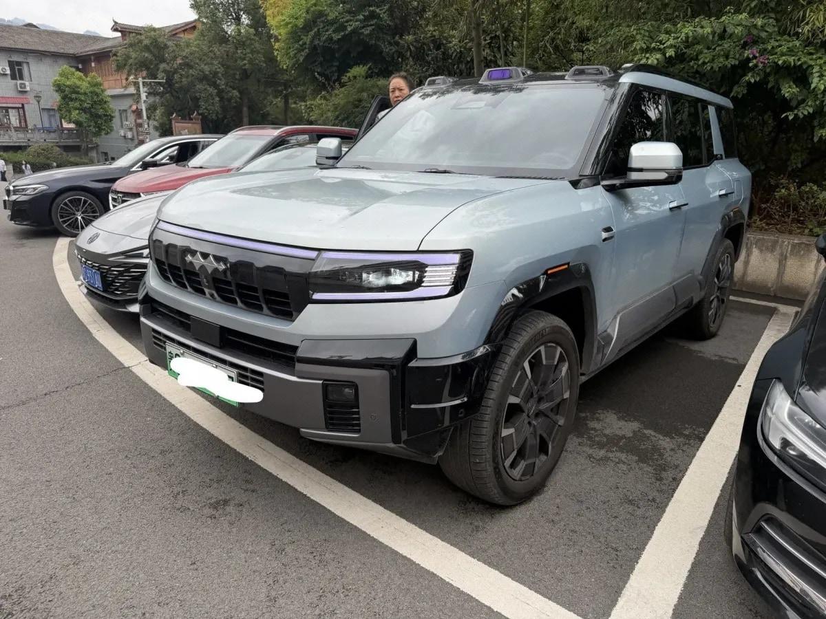 2025 Fang Cheng Bao Bao 8 2.0T 245HP L4 E-CVT PHEV 36.8KWH image 1