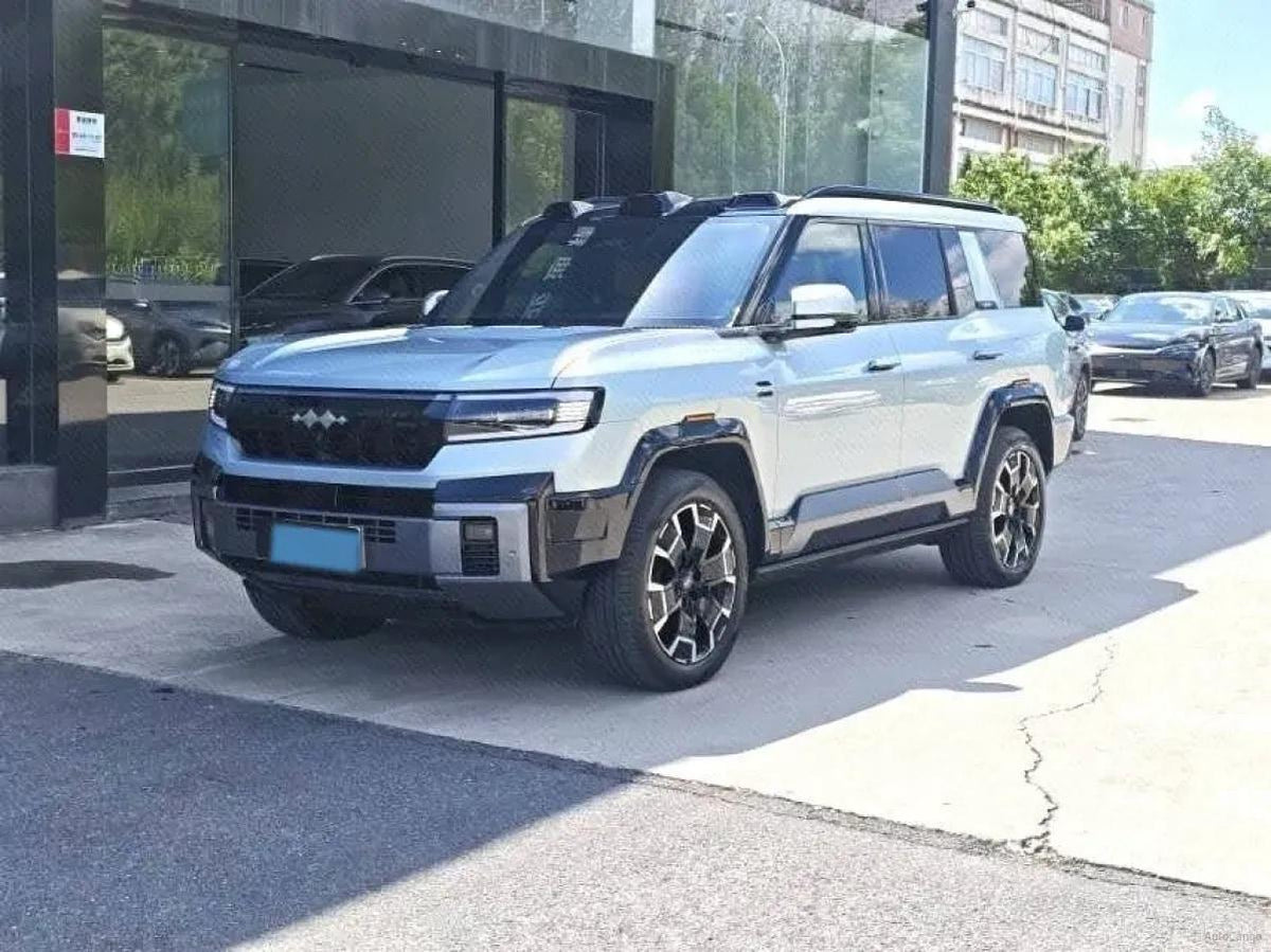 2025 FangChengBao Bao 8 2.0T 245HP L4 E-CVT PHEV 36.8KWH image 1