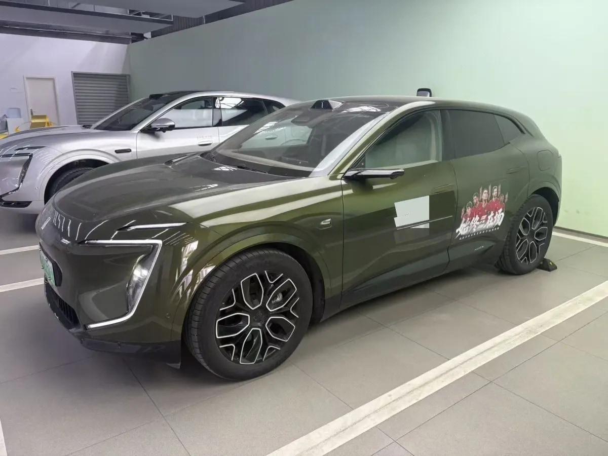 2024 Avatr 07 BEV 82.16KWH 610km image 1