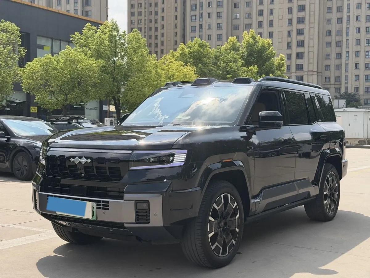 2025 FangChengBao Bao 8 2.0T 245HP L4 E-CVT PHEV 36.8KWH image 1