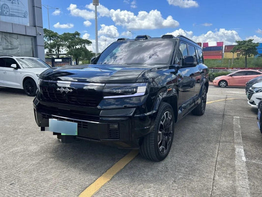 2025 FangChengBao Bao 8 2.0T 245HP L4 E-CVT PHEV 36.8KWH image 1