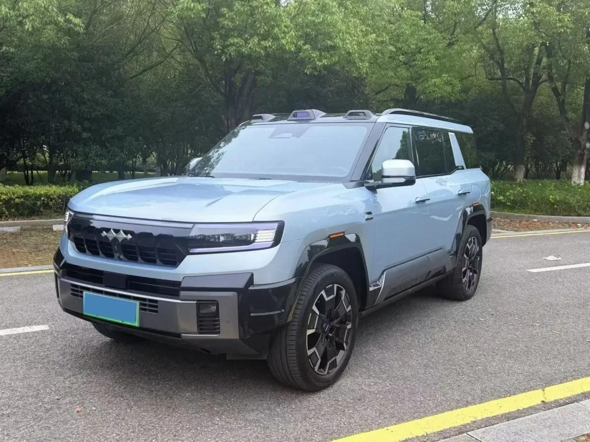 2025 Fang Cheng Bao Bao 8 2.0T 245HP L4 E-CVT PHEV 36.8KWH image 1