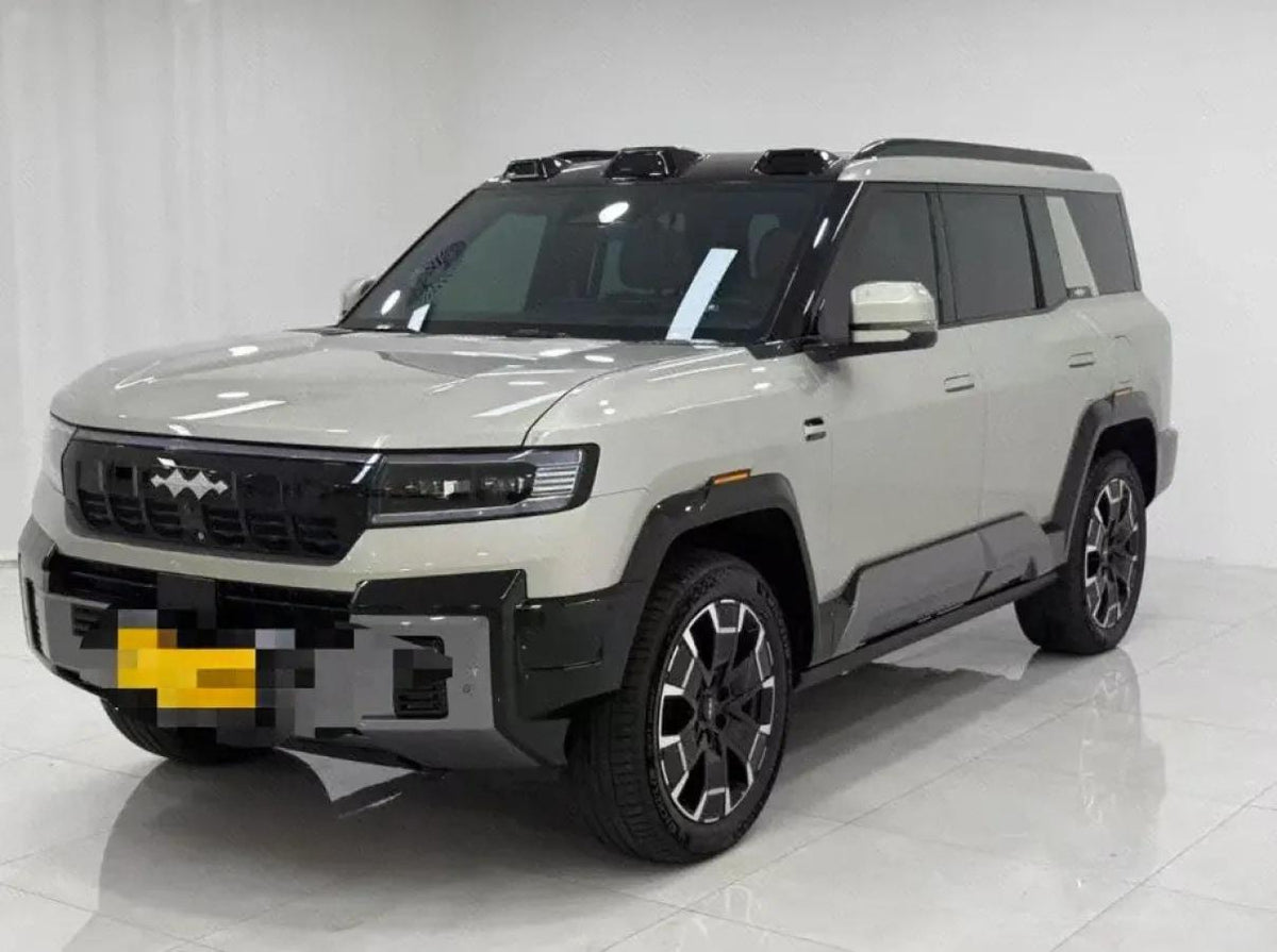 2025 FangChengBao Bao 8 2.0T 245HP L4 E-CVT PHEV 36.8KWH image 1
