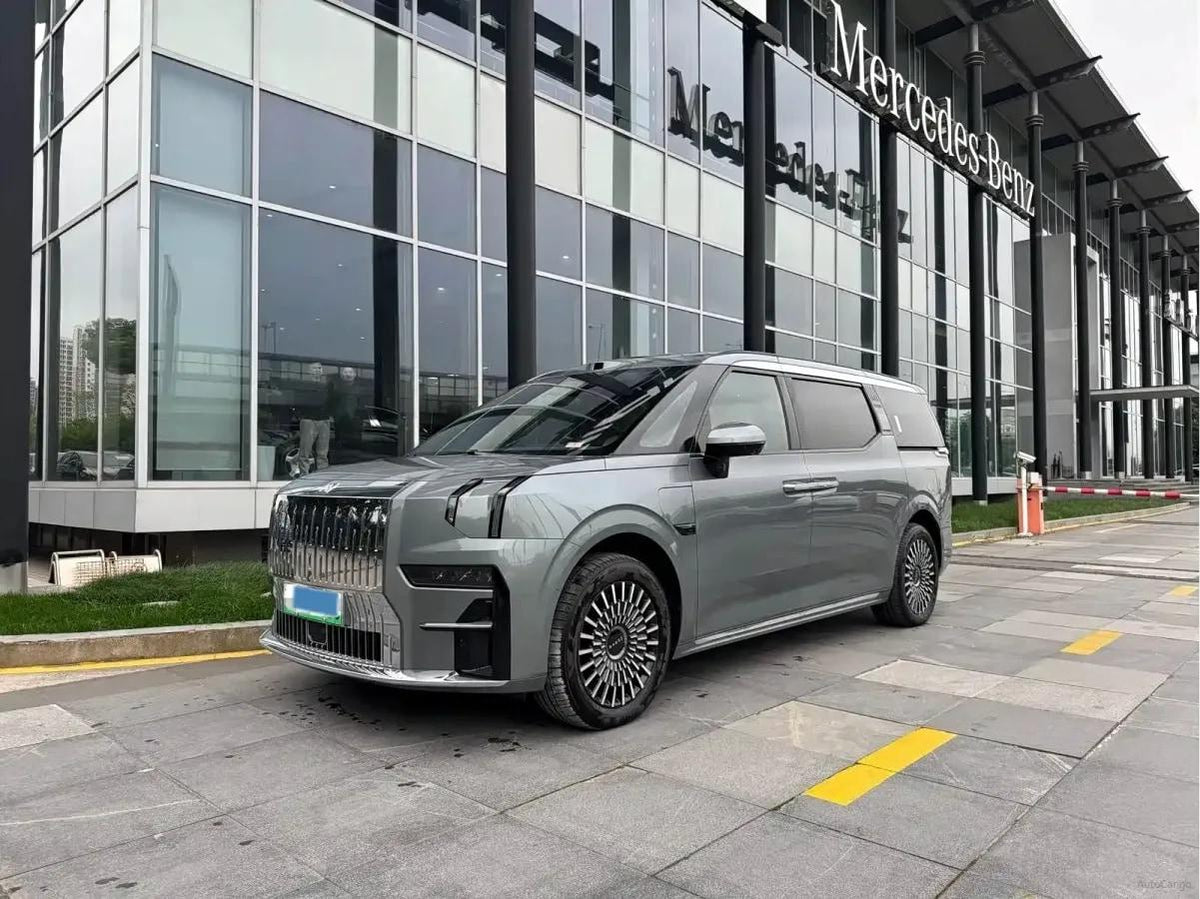 2024 Zeekr 009 BEV 108KWH 702km image 1