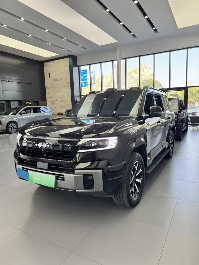 2025 Fang Cheng Bao Bao 8 2.0T 245HP L4 E-CVT PHEV 36.8KWH image 1