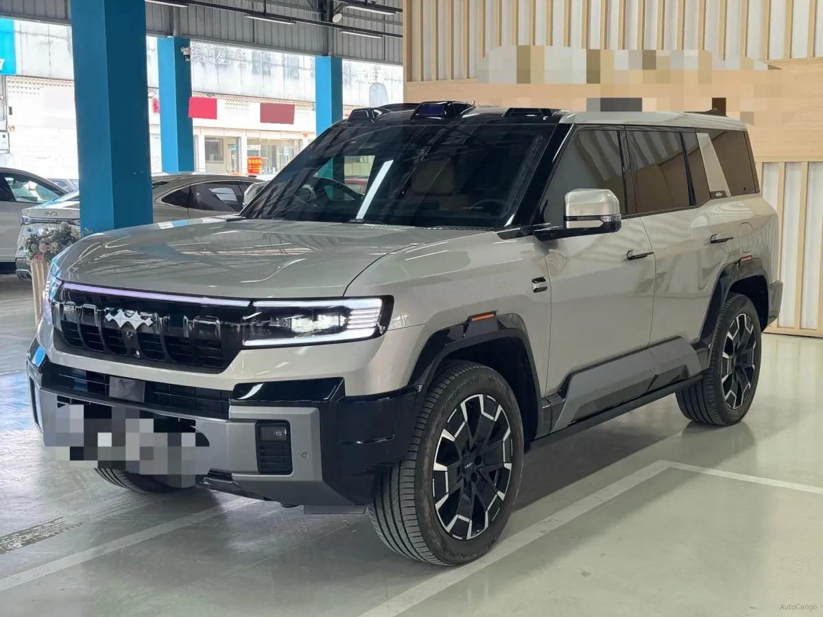 2025 FangChengBao Bao 8 2.0T 245HP L4 E-CVT PHEV 36.8KWH image 1