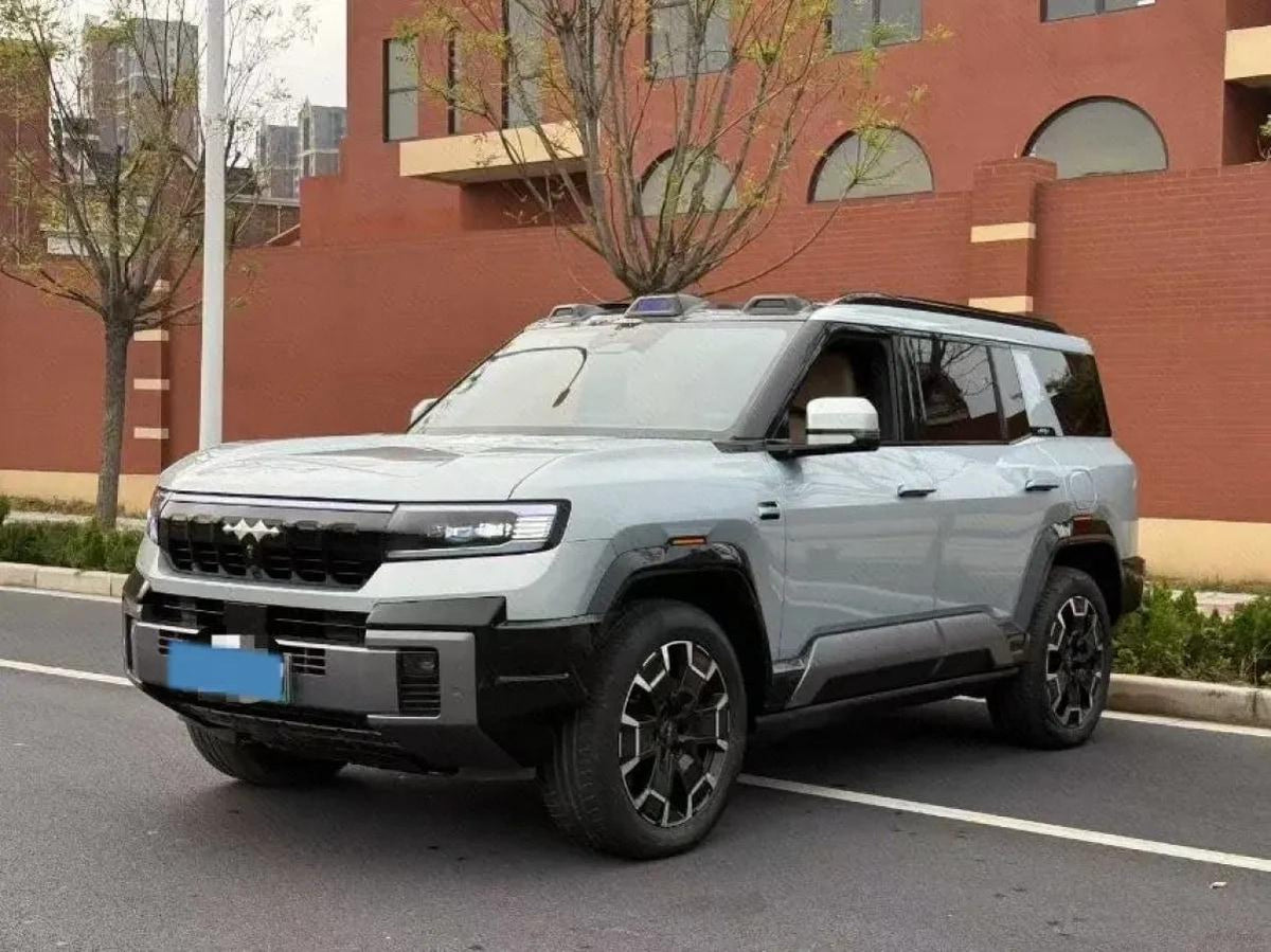 2025 FangChengBao Bao 8 2.0T 245HP L4 E-CVT PHEV 36.8KWH image 1