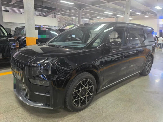 2024 Zeekr 009 BEV 108KWH 702km image 1