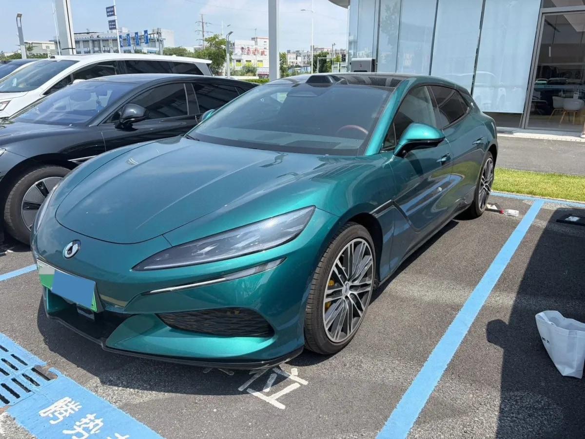 2026 Denza DenzaZ9GT BEV 122.5KWH 1036km image 1