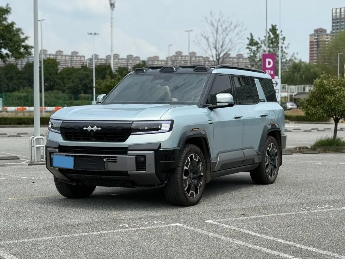 2025 FangChengBao Bao 8 2.0T 245HP L4 E-CVT PHEV 36.8KWH image 1