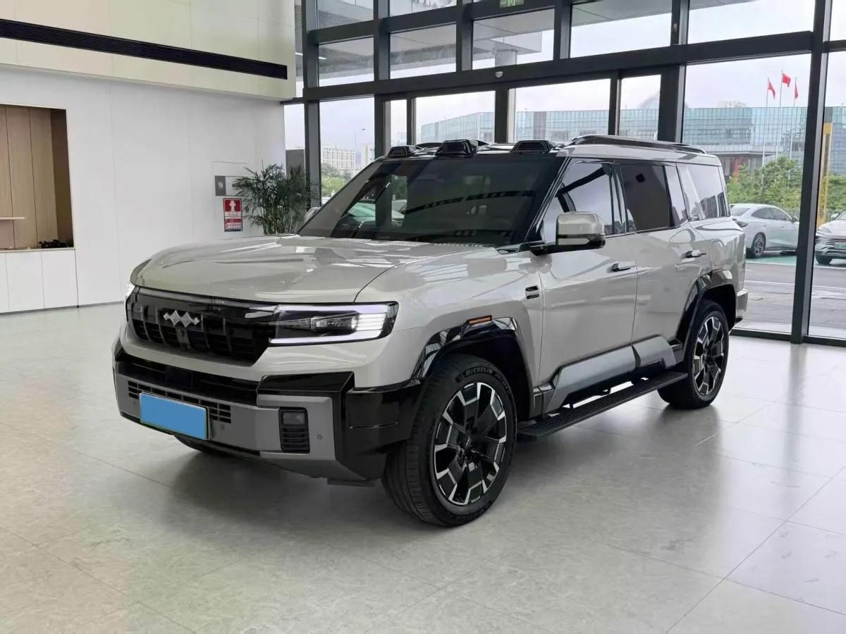 2025 FangChengBao Bao 8 2.0T 245HP L4 E-CVT PHEV 36.8KWH image 1