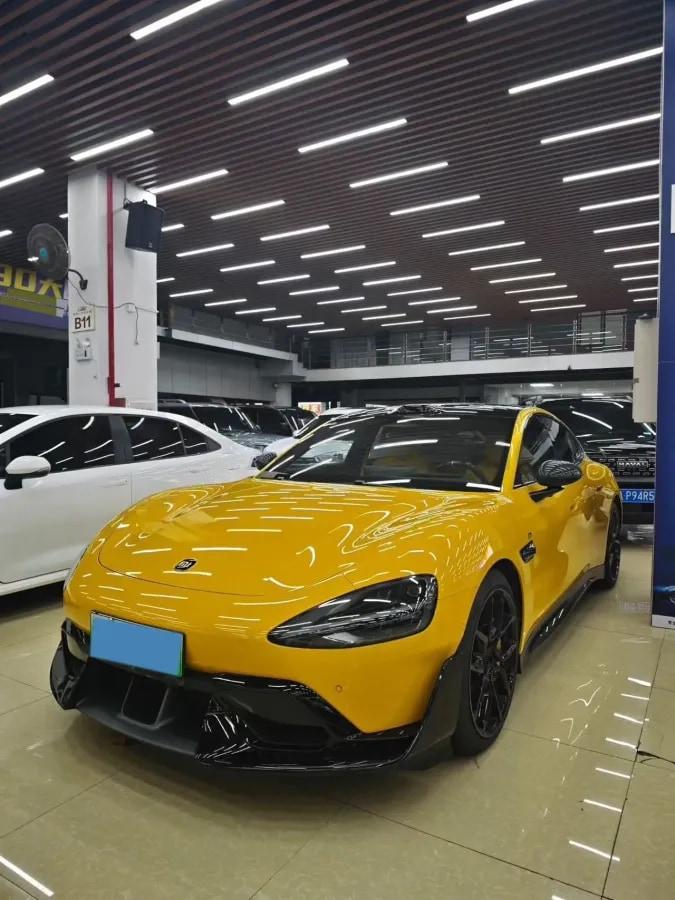 2025 Xiaomi SU7 Ultra BEV 93.7KWH image 1