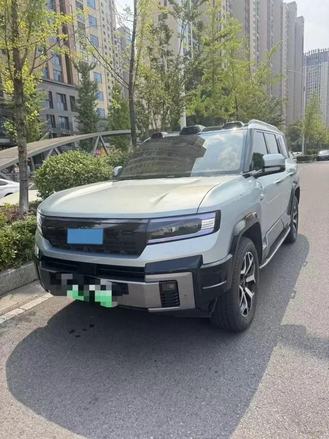 2025 Fang Cheng Bao Bao 8 2.0T 245HP L4 E-CVT PHEV 36.8KWH image 1