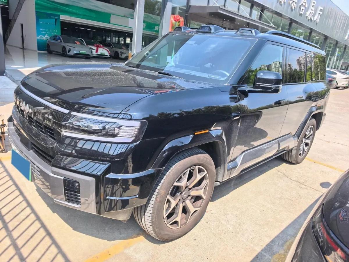 2025 FangChengBao Bao 8 2.0T 245HP L4 E-CVT PHEV 36.8KWH image 1