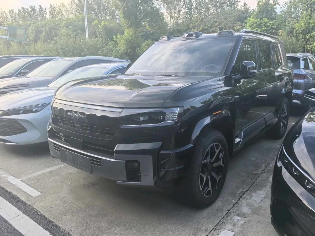 2025 FangChengBao Bao 8 2.0T 245HP L4 E-CVT PHEV 36.8KWH image 1
