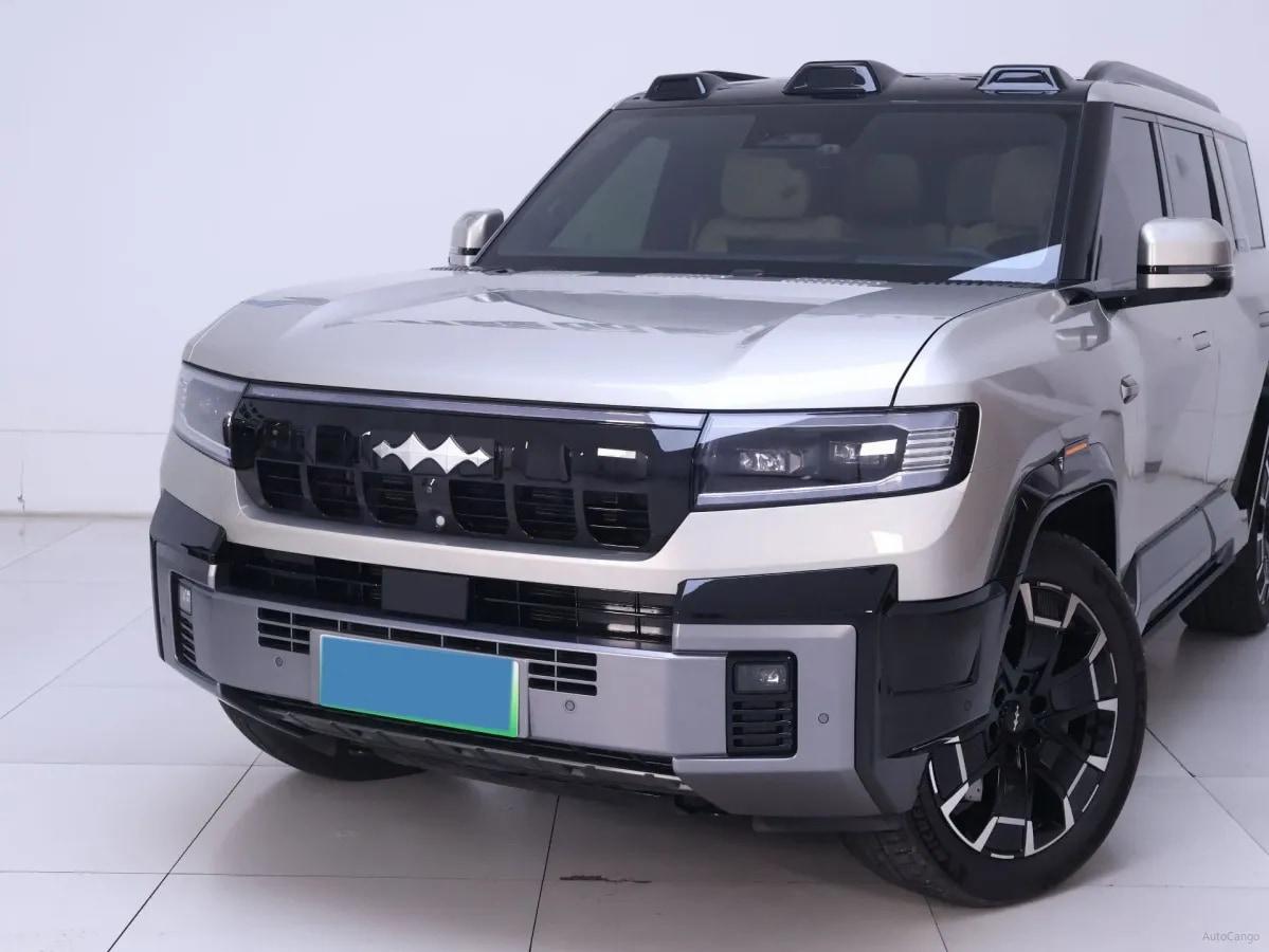 2025 Fang Cheng Bao Bao 8 2.0T 245HP L4 E-CVT PHEV 36.8KWH image 1