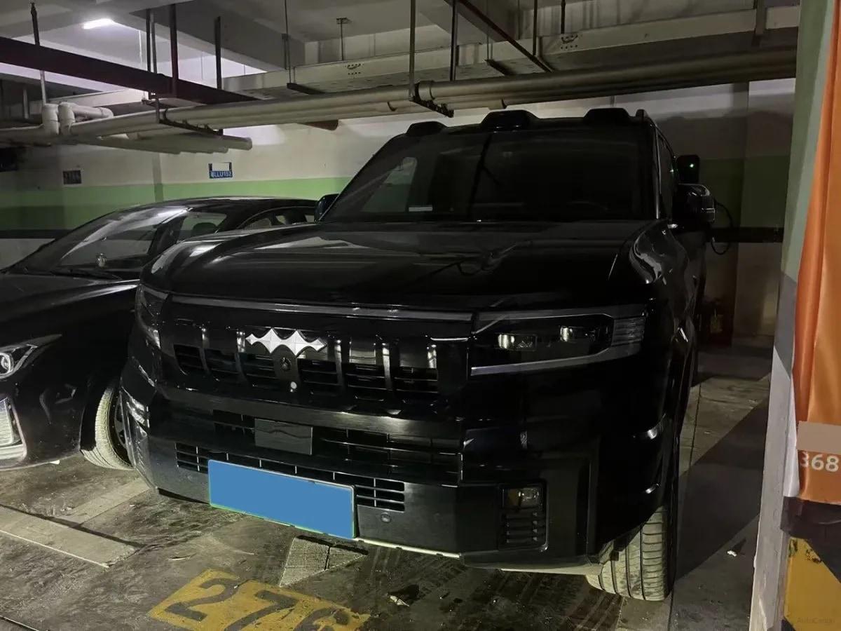 2025 FangChengBao Bao 8 2.0T 245HP L4 E-CVT PHEV 36.8KWH image 1