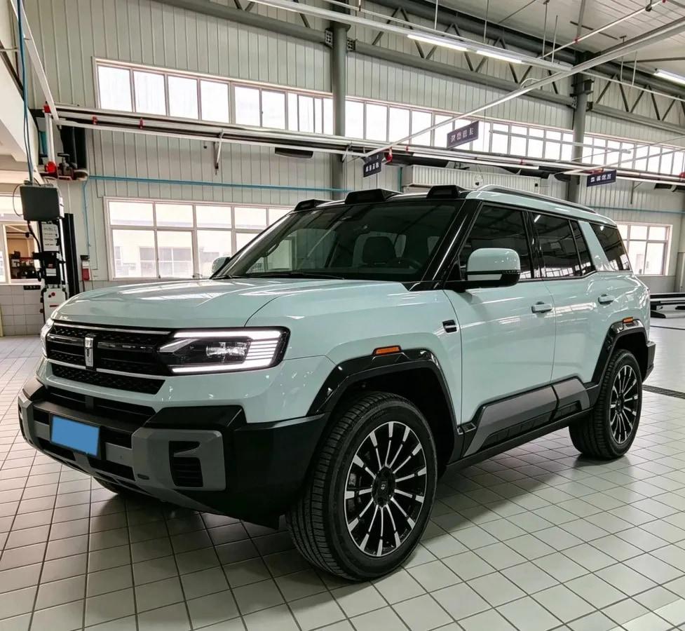 2025 Fang Cheng Bao Bao 8 2.0T 245HP L4 E-CVT PHEV 36.8KWH image 1