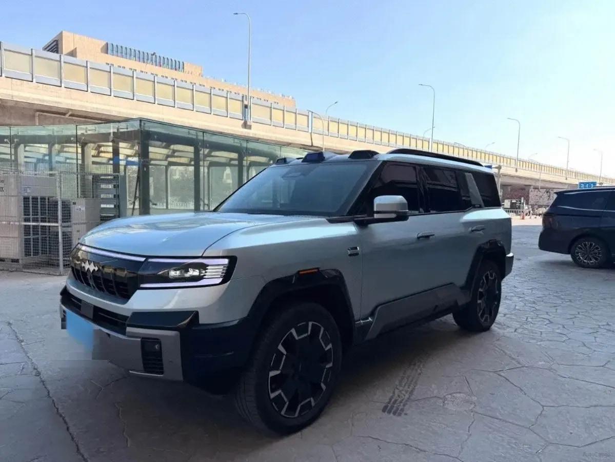 2025 Fang Cheng Bao Bao 8 2.0T 245HP L4 E-CVT PHEV 36.8KWH image 1
