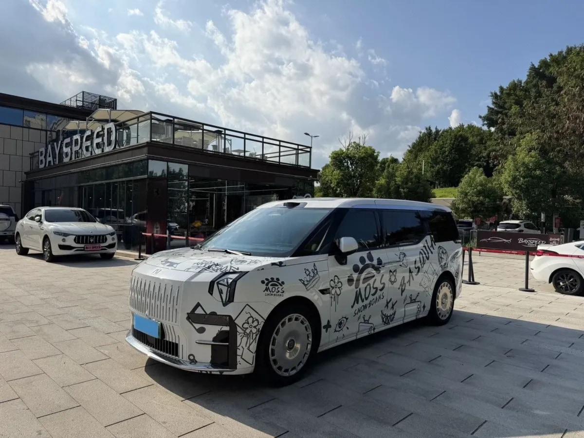 2024 Zeekr 009 BEV 108KWH 702km image 1