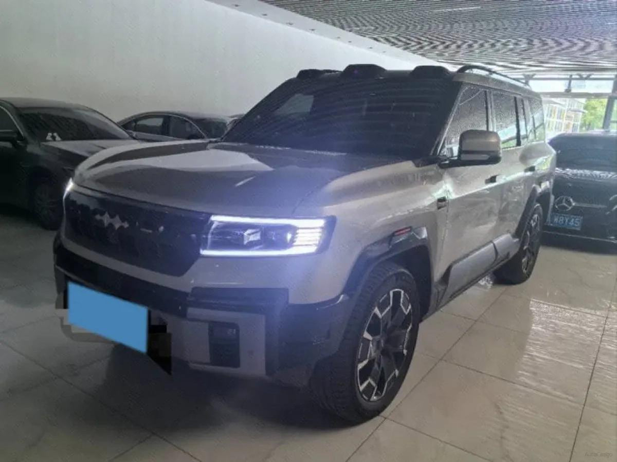 2025 FangChengBao Bao 8 2.0T 245HP L4 E-CVT PHEV 36.8KWH image 1
