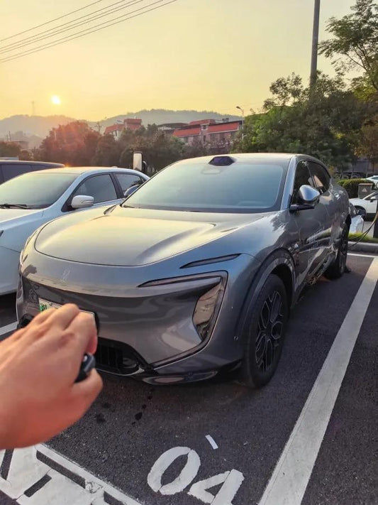 2024 Avatr 07 BEV 82.16KWH 610km image 1