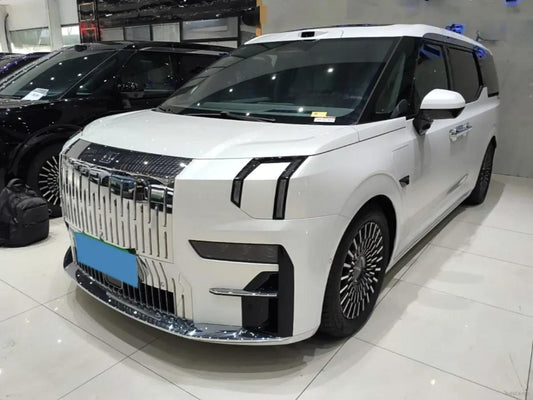 2024 Zeekr 009 BEV 108KWH 702km image 1